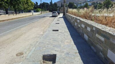 Ολοκληρώθηκαν οι πρώτες εργασίες κατασκευής πεζοδρομίων στην Παροικία