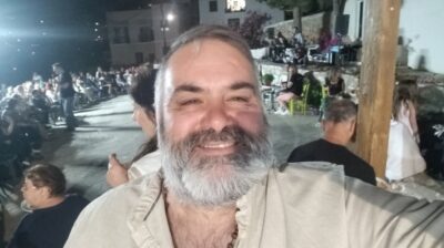 Στη Σύρο αναβίωσαν τα έθιμα του Κλήδονα και του Αφανιστή – Παρών ο Αρτέμης Ρουσσουνέλος