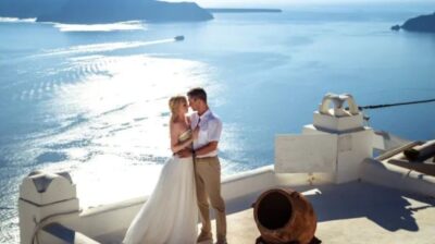 Σαντορίνη: Στην πρώτη δεκάδα των καλύτερων προορισμών στον κόσμο για διακοπές ζευγαριών χωρίς… καβγάδες