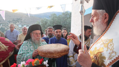 Άνδρος: Πανηγυρικός Εσπερινός του Αγίου Παντελεήμονα στο απομακρυσμένο χωριό Αμονάκλειο