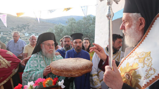 Άνδρος: Πανηγυρικός Εσπερινός του Αγίου Παντελεήμονα στο απομακρυσμένο χωριό Αμονάκλειο