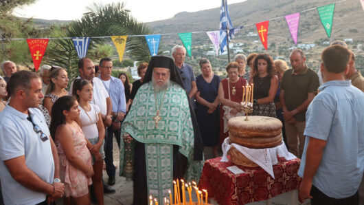 Άνδρος: Πανηγυρικός Εσπερινός του Αγίου Παντελεήμονα στο απομακρυσμένο χωριό Αμονάκλειο