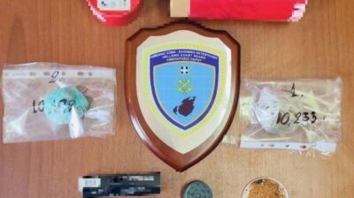 Δύο συλλήψεις για ναρκωτικά στο λιμάνι της Πάρου – Κάνναβη σε 17χρονο, κοκαΐνη σε 36χρονο