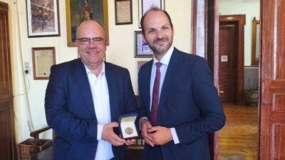 Σύρος: Συνάντηση Δημάρχου με τον επιτετραμμένο της Πρεσβείας της Αυστρίας για τον πολιτιστικό τουρισμό