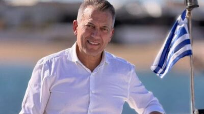 Πάρος: Στην Εκατονταπυλιανή ο Γιάννης Βρούτσης με Πύρρο Δήμα, Αφροδίτη Σκαφιδά και Νίκο Γέμελο