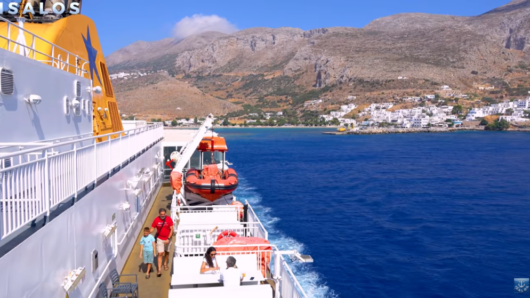 Αμοργός: Εντυπωσιακό ρεμέτζο του «Blue Star Naxos» στην Αιγιάλη (video)