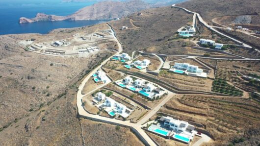 Σύρος: Στα δικαστήρια η οικοδόμηση στον Χαρασώνα – Οι προσφυγές του Παρατηρητηρίου