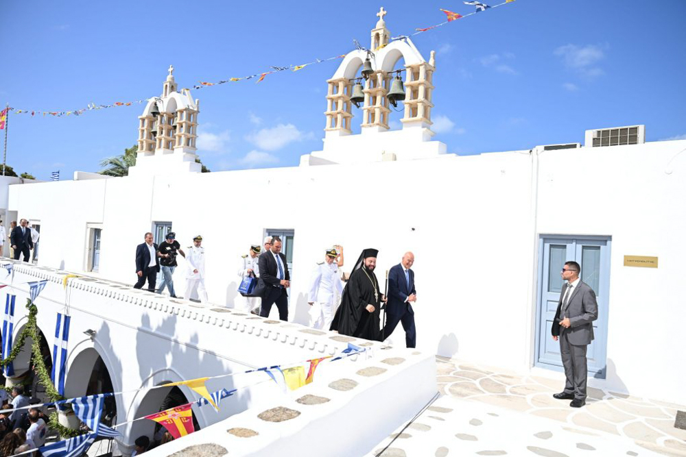 Παναγία Εκατονταπυλιανή 2026
