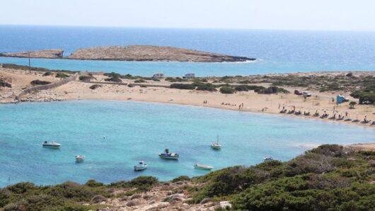 Αμοργός: Ιστιοφόρο προσάραξε σε βραχώδη αβαθή στην Καλοταρίτισσα