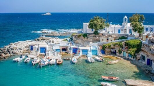 Νέο Χωροταξικό για τον Τουρισμό: Τι αλλάζει για Νάξο, Πάρο, Μύκονο, Σαντορίνη και τα νησιά των Κυκλάδων