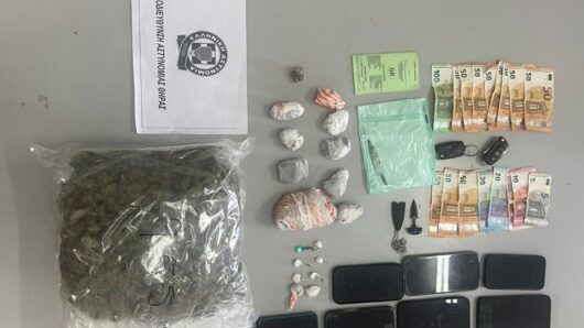 Θήρα: Πέντε συλλήψεις για συμπλοκή, διακίνηση ναρκωτικών και οπλοκατοχή – Κατασχέθηκε πάνω από 1 κιλό κάνναβης