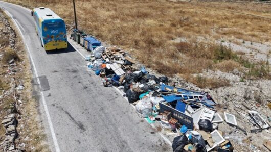 Πάρος: Πρόταση του δημάρχου να κηρυχθεί το νησί σε κατάσταση έκτακτης ανάγκης λόγω επικίνδυνων ρύπων (video)