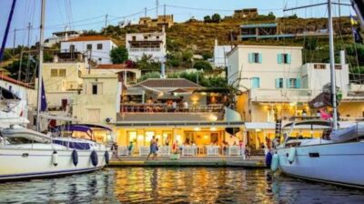 Κέα: Ιστιοφόρο με τρεις Γάλλους παρουσίασε μηχανική βλάβη έξω από το Βουρκάρι