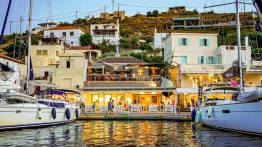 Κέα: Ιστιοφόρο με τρεις Γάλλους παρουσίασε μηχανική βλάβη έξω από το Βουρκάρι