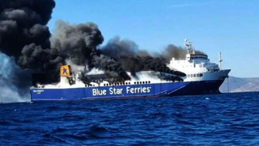 Φωτιά στο «BLUE CARRIER 2» ανοιχτά της Μυκόνου – Η ΠΝΟ συγχαίρει το πλήρωμα