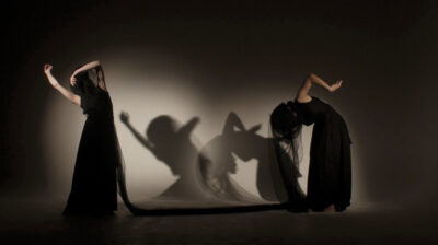 Cycladic Biennale: Η performance «NAGARE» φέρνει στη Νάξο το Butoh και το ηπειρώτικο μοιρολόι