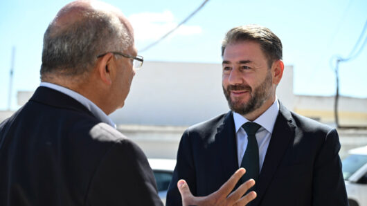 Ανδρουλάκης από Σαντορίνη: Πρόταση για επιστροφή εσόδων από τον ΦΠΑ στα νησιά για υποδομές
