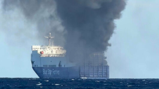 Τήνος – BLUE CARRIER 2: Ελεγχόμενη η κατάσταση, χωρίς κίνδυνο ρύπανσης μέχρι στιγμής