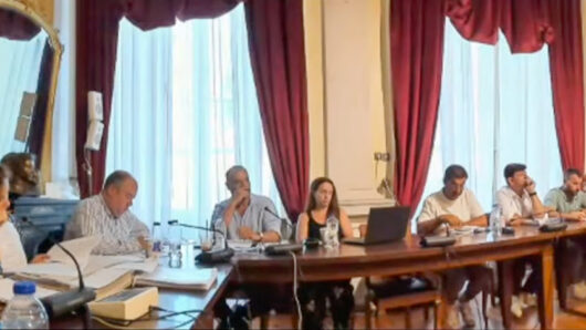 Σύρος: Ανεξαρτητοποιήθηκε ο Μάνος Αρμακόλας – Στους επτά πλέον οι ανεξάρτητοι δημοτικοί σύμβουλοι