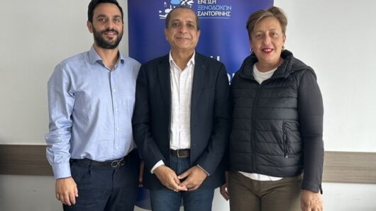 Σαντορίνη: Άνοιγμα στην αγορά της Ινδίας για τουρισμό και εργατικό δυναμικό