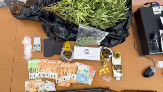 Ρόδος: Δύο συλλήψεις για ναρκωτικά – Κατασχέθηκαν κοκαΐνη, κάνναβη και 4.230 ευρώ