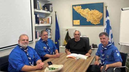 Συνάντηση του Παναγιώτη Κροντηρά με εκπροσώπους του Σώματος Ελλήνων Προσκόπων