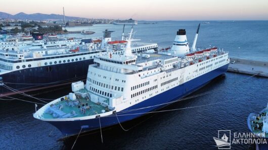 SEAJETS: Στα μπλε βάφεται το «Άνεμος» – Η νέα εικόνα του πλοίου