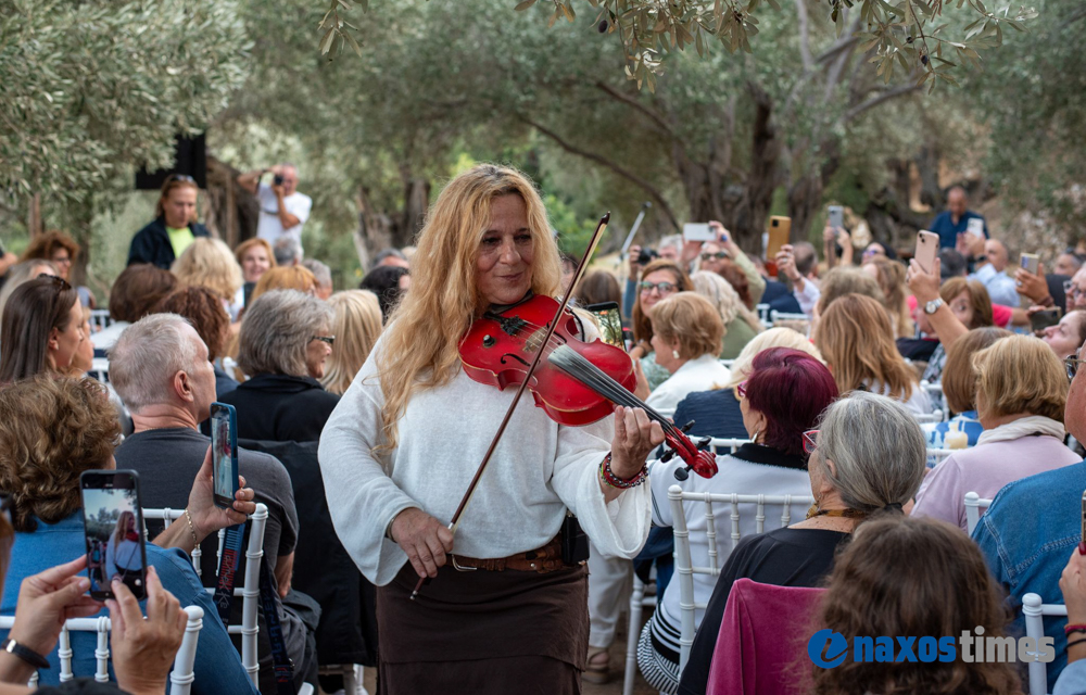 Ρεμπούτσικα Μια βραδιά κάτω από την ελιά