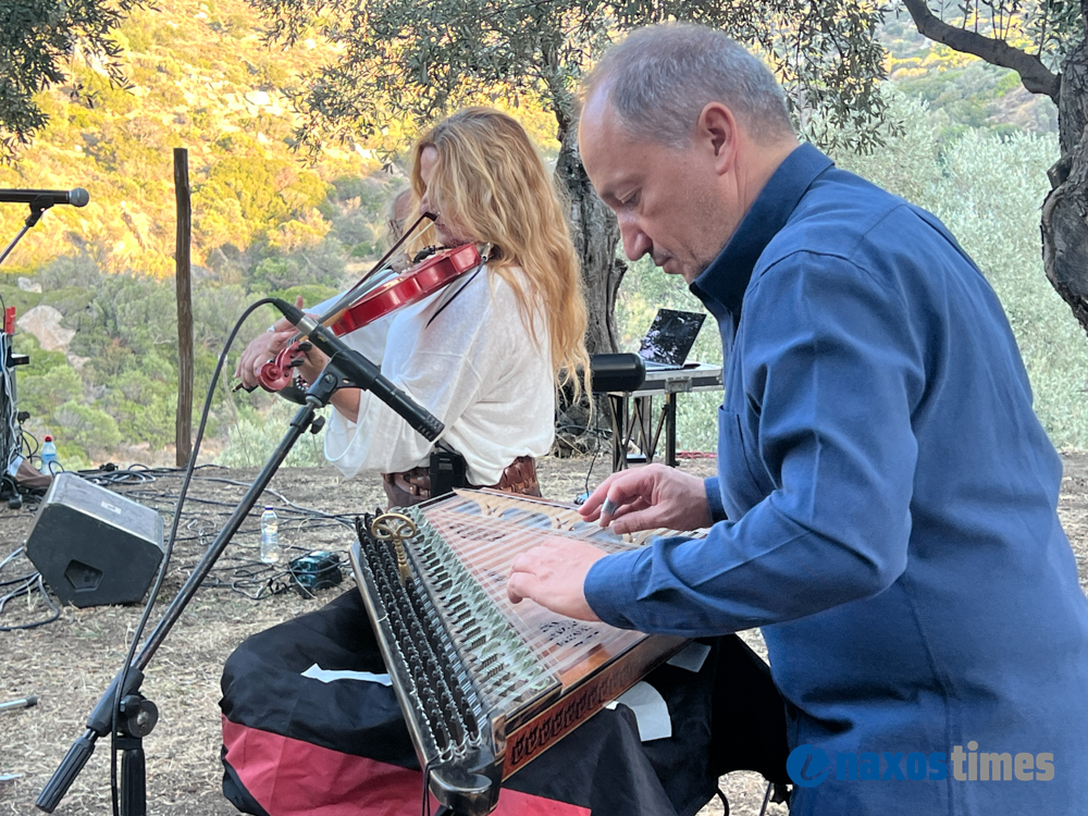 Ρεμπούτσικα Μια βραδιά κάτω από την ελιά