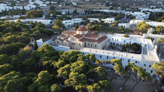 Πάρος: Η Παροικιά από ψηλά σε ένα εντυπωσιακό βίντεο του Simon Kranz