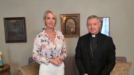 Συνάντηση Κατερίνας Μονογυιού με τον νέο Καθολικό Επίσκοπο Γεώργιο Αλτουβά
