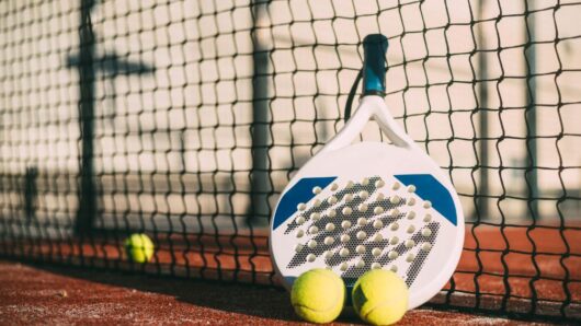 Αξίζει να Ανοίξεις ένα Γήπεδο Padel; Όσα Πρέπει να Ξέρεις Πριν Επενδύσεις