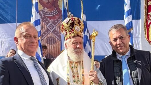 Στη Μύκονο ο Γιάννης Βρούτσης για τον εορτασμό του Αγίου Αρτεμίου – Συνάντηση με τον δήμαρχο Χρήστο Βερώνη